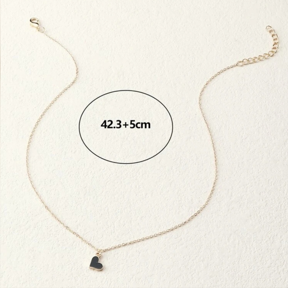 🖤🖤BACK IN STOCK🖤🖤Black Hanging Heart Necklace on a GOLD Necklace 🖤🖤 - Picture 4 of 11